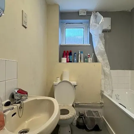 City Stay-room To Rent In Town * Birmingham