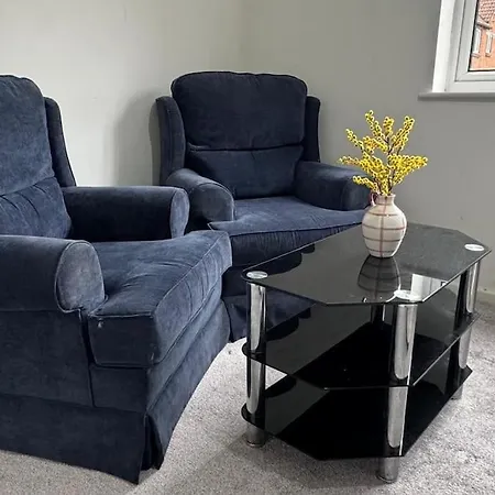 City Stay-room To Rent In Town
